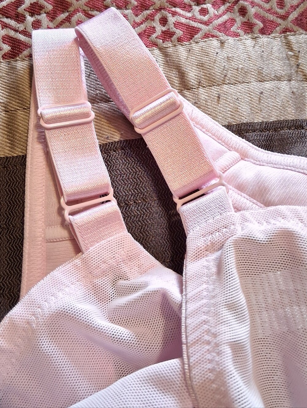Glamorise Magic-Lift Moisture Control Lace Pink Bra Full Coverage Wire Free 50DD - Picture 11 of 15